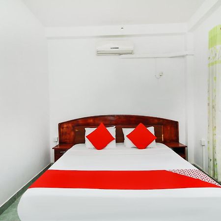 Airport Green View Resort Andiambalama Bagian luar foto
