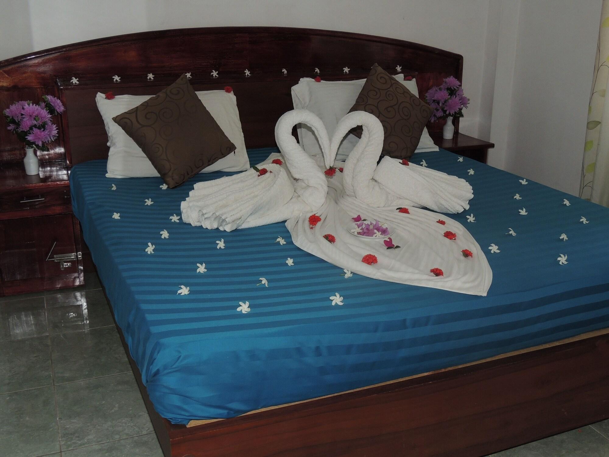 Airport Green View Resort Andiambalama Bagian luar foto