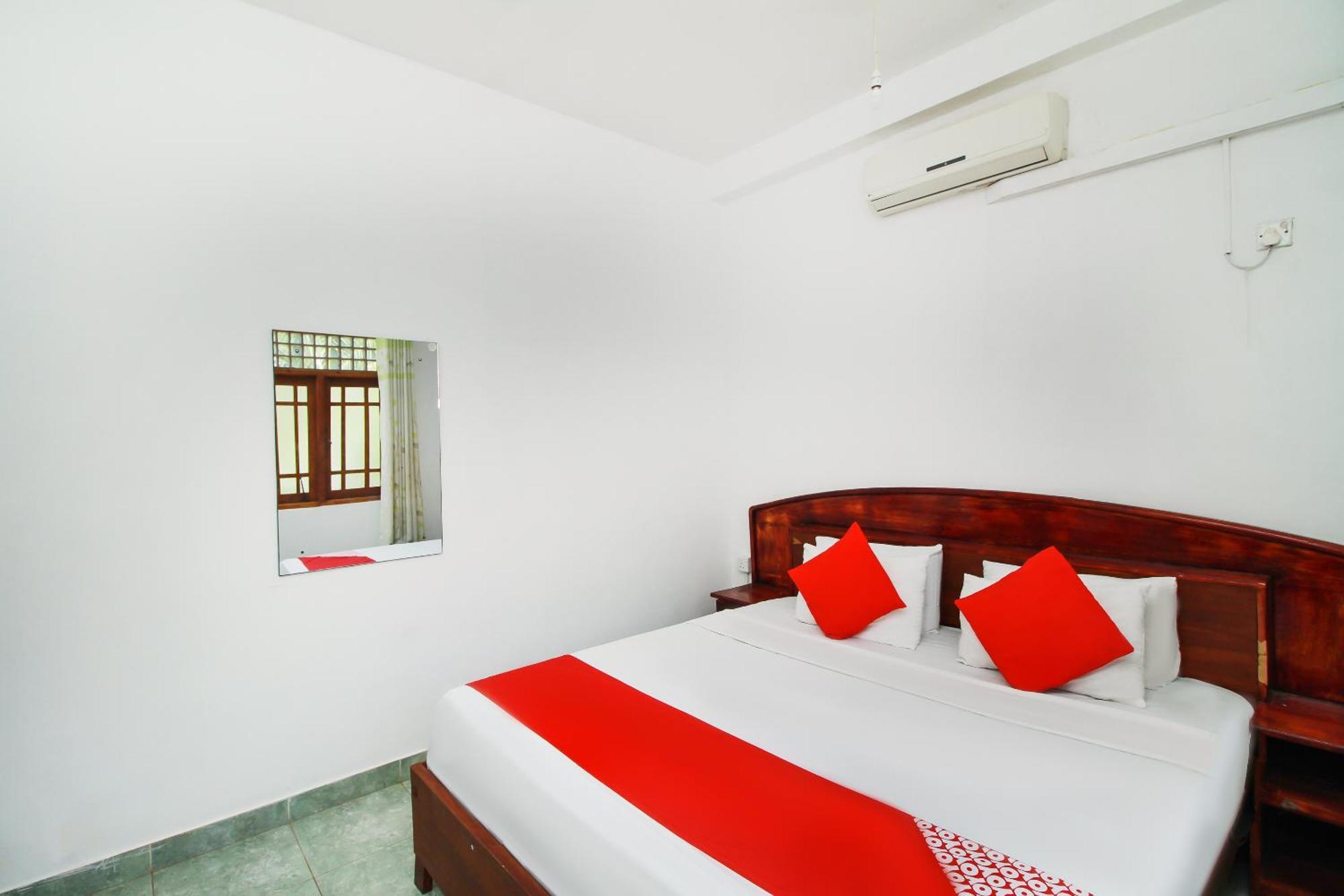 Airport Green View Resort Andiambalama Bagian luar foto