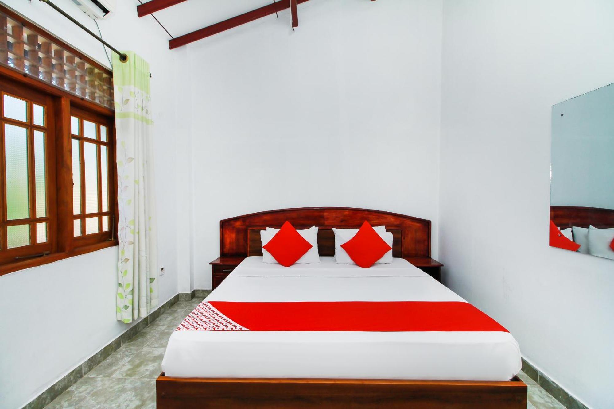 Airport Green View Resort Andiambalama Bagian luar foto