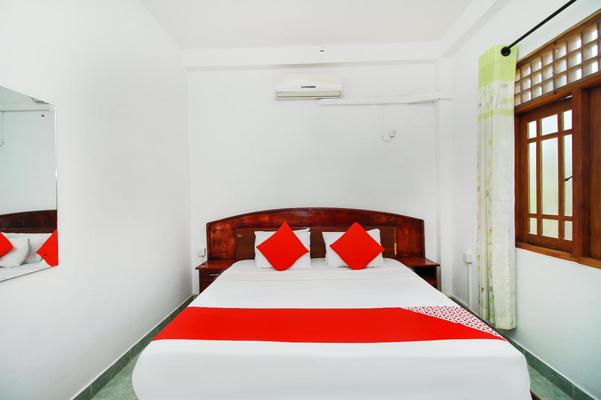 Airport Green View Resort Andiambalama Bagian luar foto