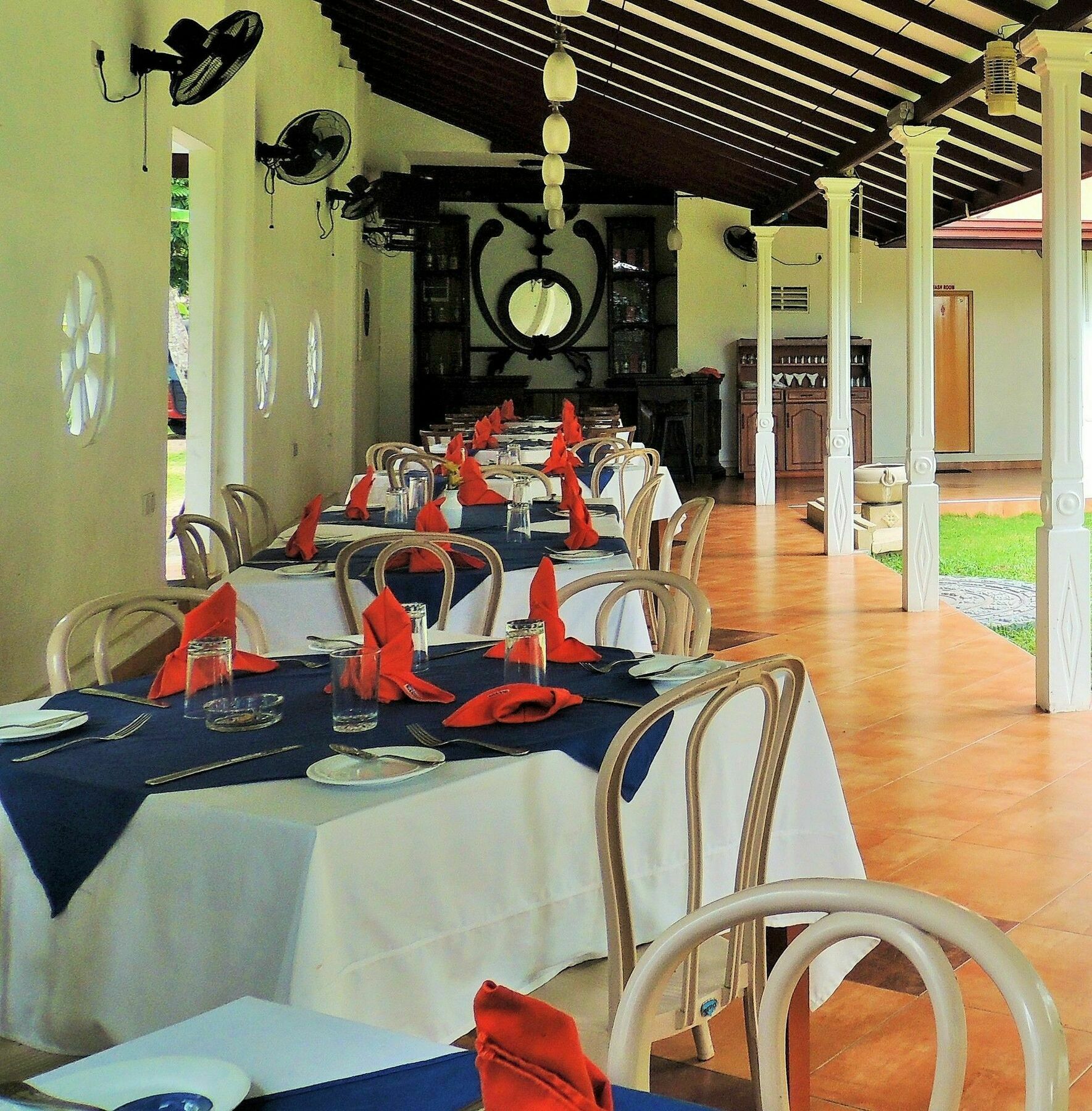 Airport Green View Resort Andiambalama Bagian luar foto