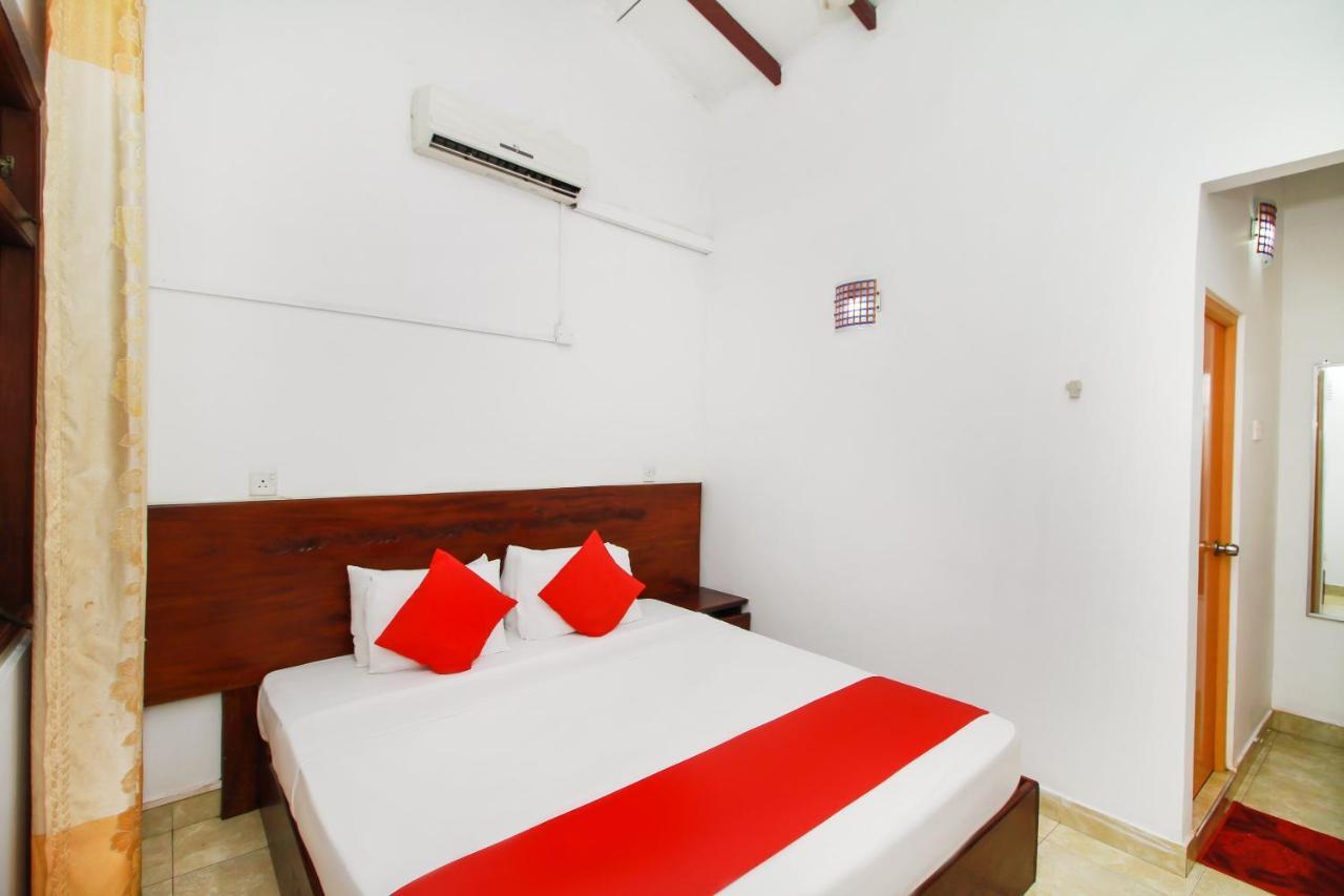 Airport Green View Resort Andiambalama Bagian luar foto
