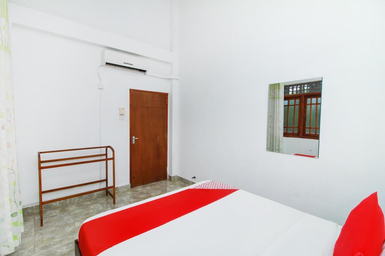 Airport Green View Resort Andiambalama Bagian luar foto