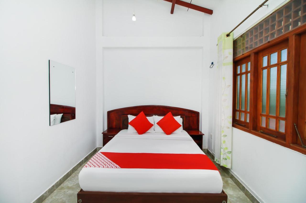 Airport Green View Resort Andiambalama Bagian luar foto