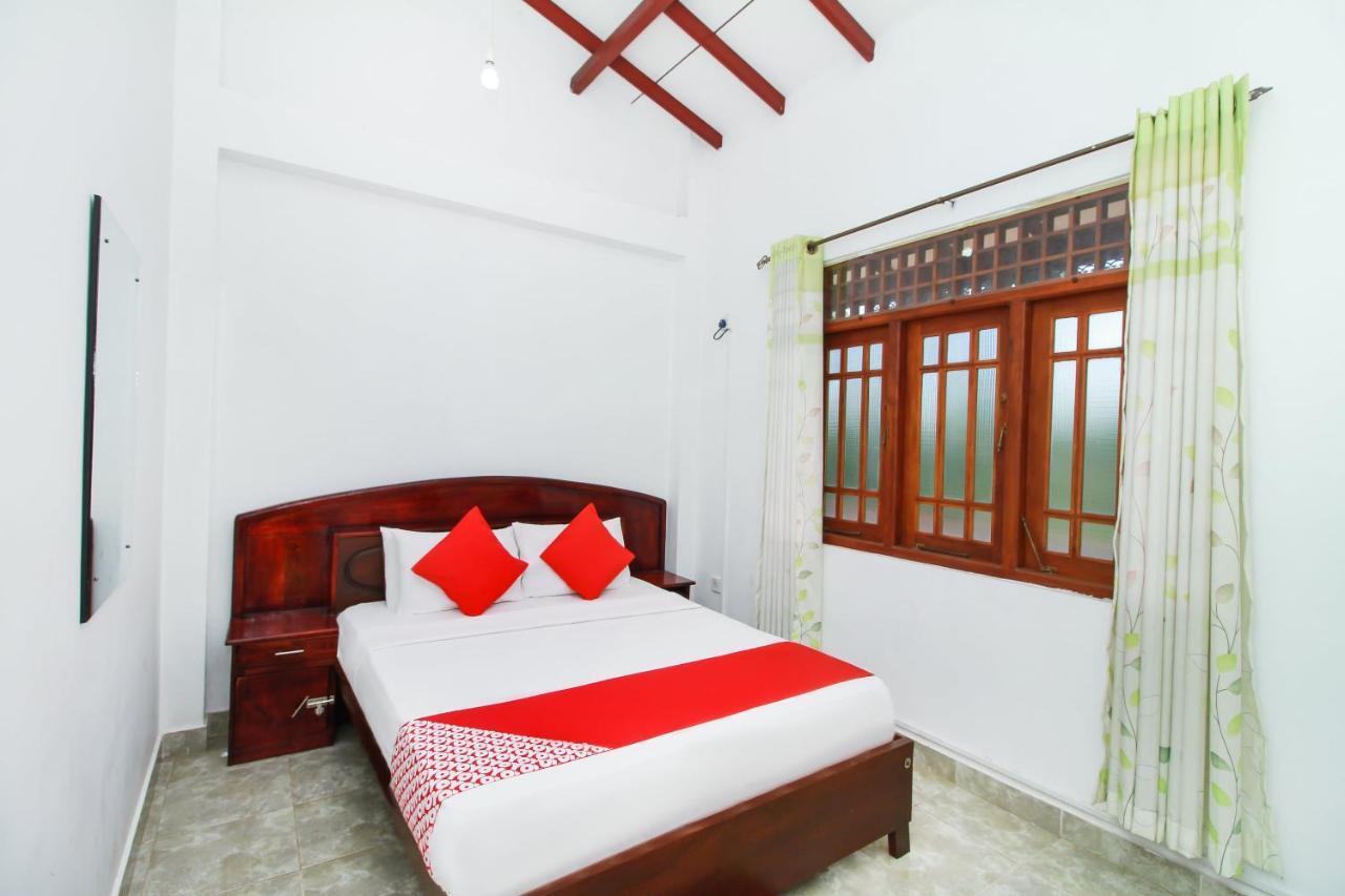 Airport Green View Resort Andiambalama Bagian luar foto